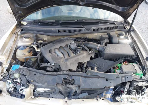 2004 Volkswagen Golf Gl z USA, uszkodzony, nr VIN 9BWBL61J044007142